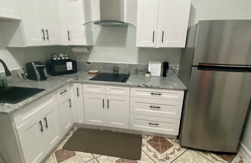 Bearss Plaza Cabaña | The Cozy Corner, A happy place - 2 min from 275 & I-4, & 4 min from Bush Gardens