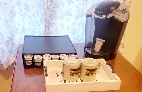 Terry Casa | The Cozy Cottage is nestled in a charming neighborhood for the perfect get-away.