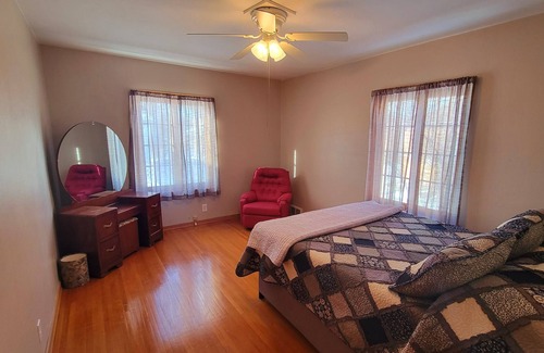 Terry Casa | The Cozy Cottage is nestled in a charming neighborhood for the perfect get-away.