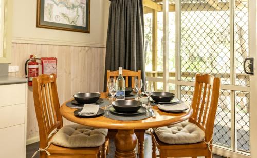 Strahan Casa | The Crays Accommodation