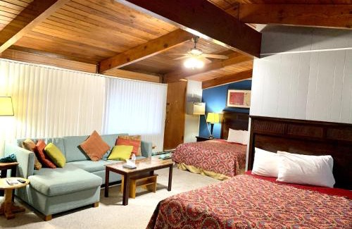 Elkhorn Hotel | The Crossroads Motel