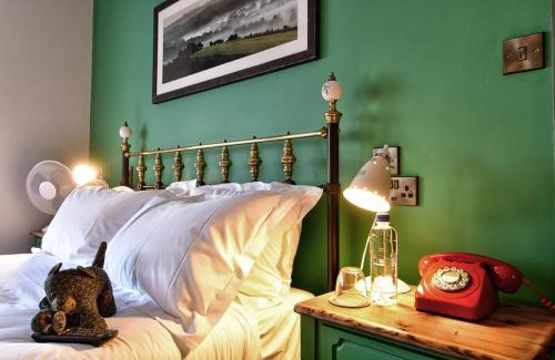 Blandford Saint Mary Hotel | The Crown Hotel