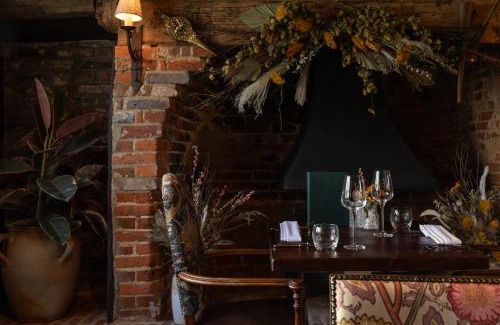 Bishops Waltham Hotel | The Crown Inn