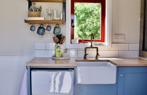 Ardnatrush Cabina | The Dancing Piccolo - Your valley hide-away near Glengarriff