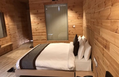 Bail Parao Hotel | The Darien Resort