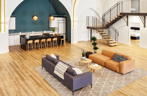 Graduate Hospital Casa | La casa de los diáconos - PHL