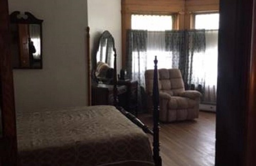 Towanda Cama Y Desayuno | The Decker at Victorian Charm Inn