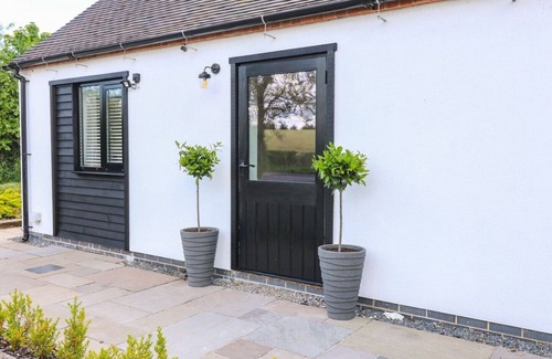 Fenny Bentley Cabaña | The Den 5*, Private Hot Tub, Derbyshire Dales/Peak District.