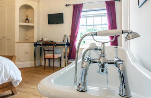 Netheravon Hotel | The Dog & Gun Inn