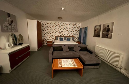 Great Yarmouth Hotel | The Dolphin Hotel