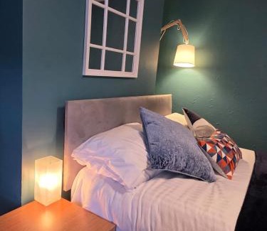 Starcross Hotel | The Driftwood Inn