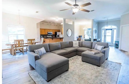 Gulf Breeze Casa | The Driftwood Retreat