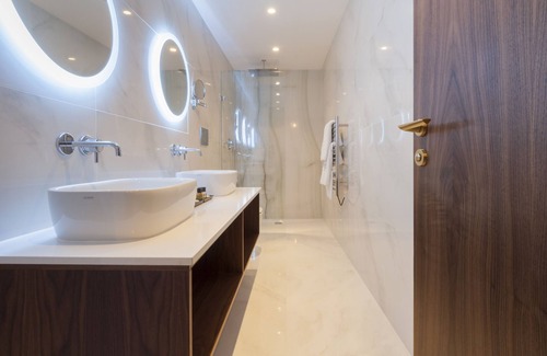 Victoria Hotel | The Duke Boutique Hotel