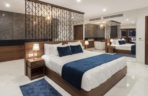 Victoria Hotel | The Duke Boutique Hotel