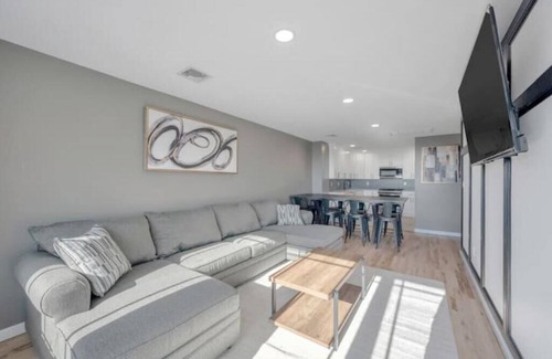 Long Beach Casa | The Eden - Beachfront