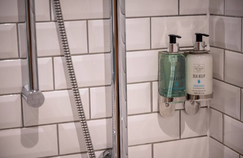 Camberley Hotel | The Ely Hotel by Greene King Inns