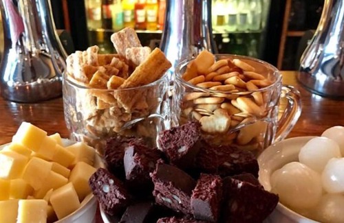 Whitby Hotel | The Endeavour