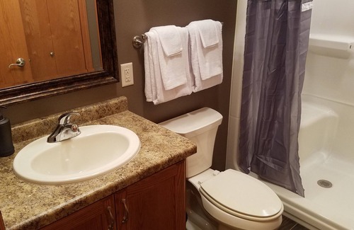 Elkhart Lake Casa | El Esker Ridge Chalet, Pristine Elkhart Soledad