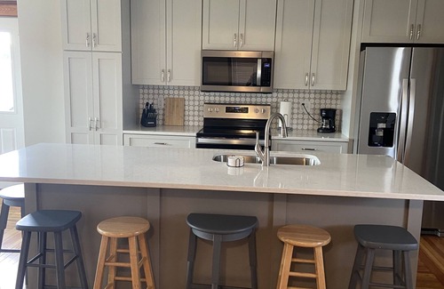 Cascade Casa | The Falls Inn-A renovated 2-story 3 bedroom house next to river in Cascade, IA