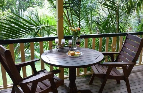 Montville Cabaña | The Falls Montville