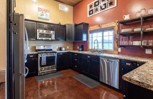 Wisconsin Dells Casa | *The Famous Dells Rustic Shed-Brand NEW Game Room!