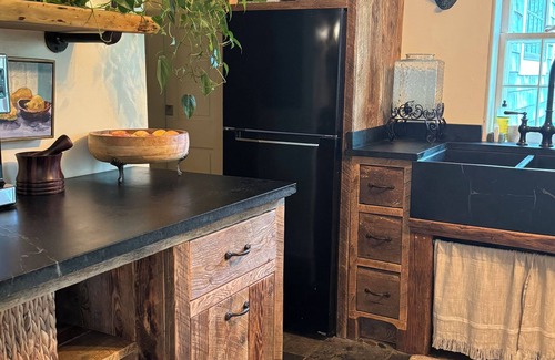 South Eliot Otro | The Farmhouse At Shilo Farm, 4 miles from Portsmouth, 10 minutes from the Beach