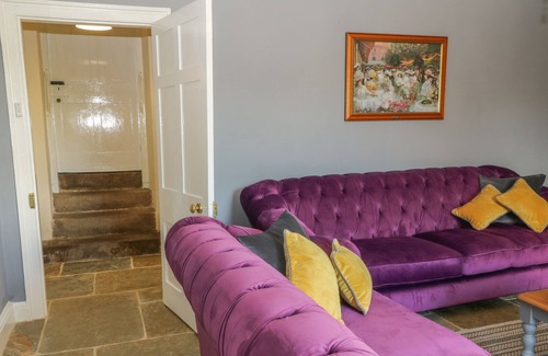 Sticklepath Cabaña | THE FARMHOUSE, family friendly, with pool in Okehampton