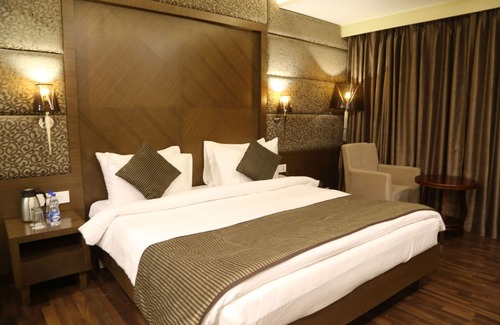 Mundra Hotel | The Fern Residency Mundra