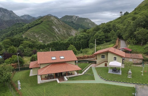 Peruyes Apartamento | EL CAMPO MATEO APARTAMENTO LA XANA.