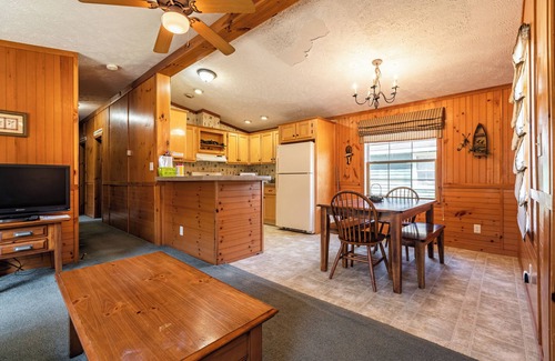 Neillsville Cabina | The Fish Cabin at the Riviera Resort in Neillsville, Wisconsin!