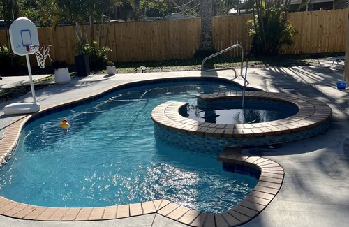 North Fort Myers Casa | The Flamingo Bungalow Pets Welcome Private Pool