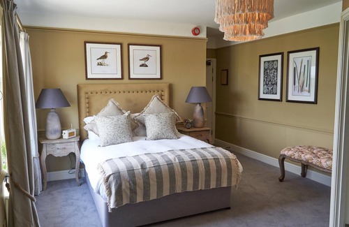 Twyning Hotel | The Fleet