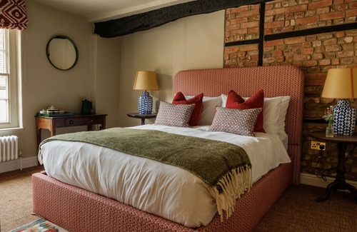 Cranborne Hotel | The Fleur de Lys