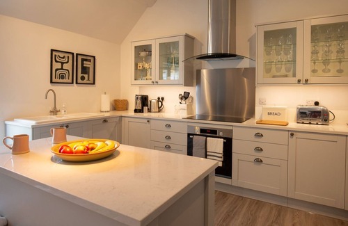 Spelsbury Cabaña | The Fold - sleeps 4 guests in 2 bedrooms