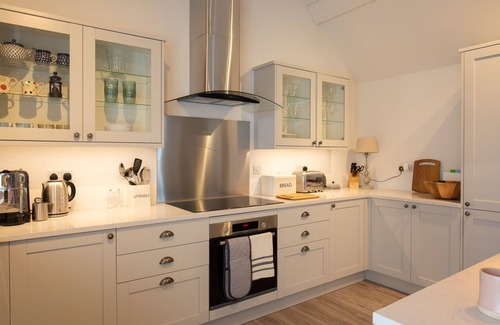 Spelsbury Cabaña | The Fold - sleeps 4 guests in 2 bedrooms