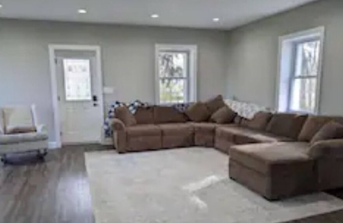 Mount Vernon Casa | The Forgotten Acres Farm House