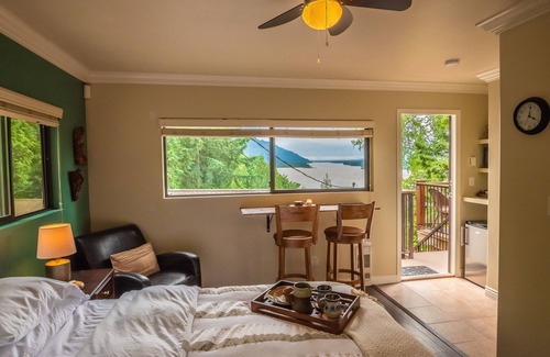 Deroche Cama Y Desayuno | The Fraser River's Edge B&B Lodge