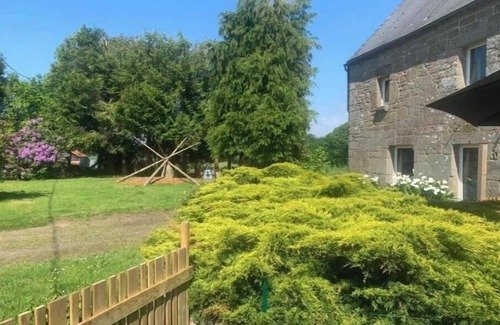 Villamee Cama Y Desayuno | The front garden