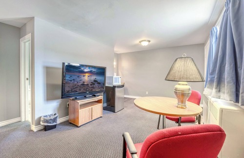 Sarnia Hotel | The Gables inn