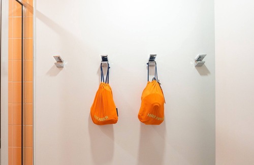 East Hill Hotel | The Gallatin, Queen 112, Gives Back to Community!