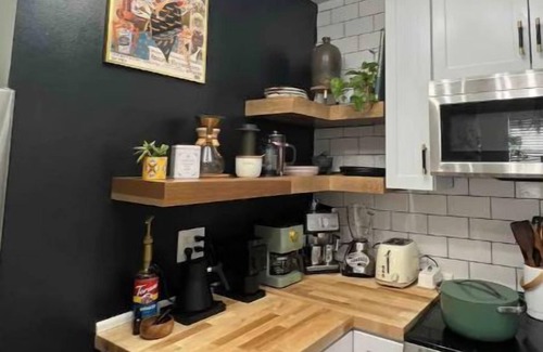 Southern Pines Cabaña | The Gallery - 2 bd Boutique Southern Pines Cottage