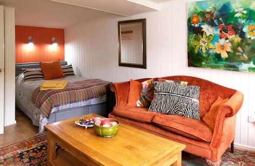 Knighton Casa | The Garden Room