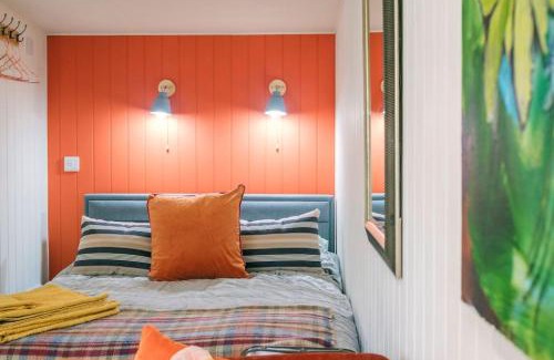 Knighton Casa | The Garden Room