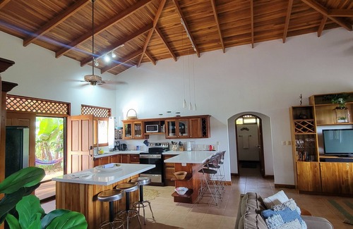 Atenas Casa | LA GEMA DE ATENAS: RETIRO DEL PARAÍSO TROPICAL