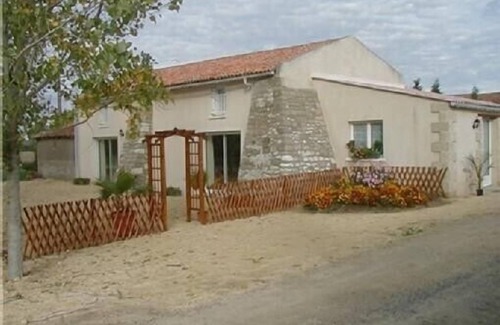 Doue-en-Anjou Cabaña | Le gite du bois fleuri 49700 saint-georges-sur-layon