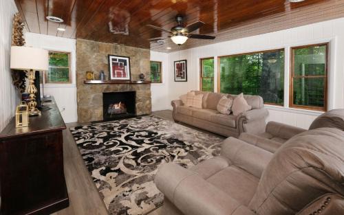 Gatlinburg Villa | The Glades Escape