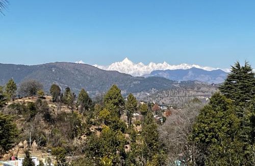 Champawat Hotel | The Golden Leaves Cafe And Cottages