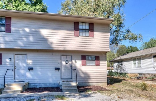 Pittsburg Apartamento | The Goldfinch: 2 Bed Townhouse Mins to University