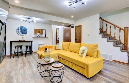 Pittsburg Apartamento | The Goldfinch: 2 Bed Townhouse Mins to University