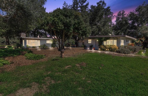 Fallbrook Cabaña | Cozy cottage at The Heritage Fallbrook with WiFi, AC